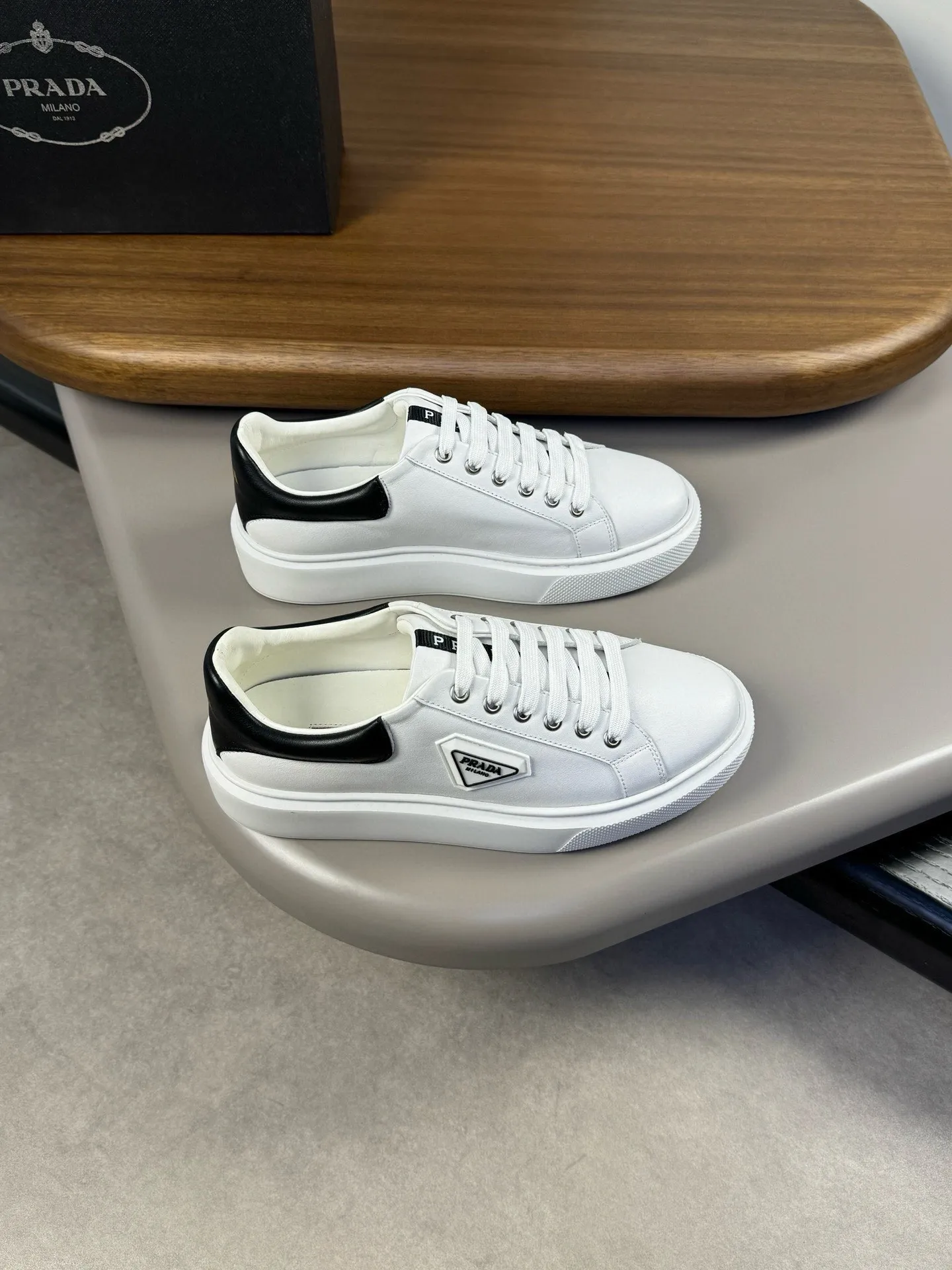 Men's men's shoes 💰420 [New style] 🦕🦕 [PRADA] Prada - High-end quality original order - Upper: original 🔝 Napa calfskin, brand plastic LOGO sewn on shoe body - Lining: water-dyed cowhide - Outsole: original TPU rubber foam; molded outsole - Super high quality control, fine workmanship: highlighted (high-end, luxury, grade) -Size: 39-44 (38, 45, can be customized)